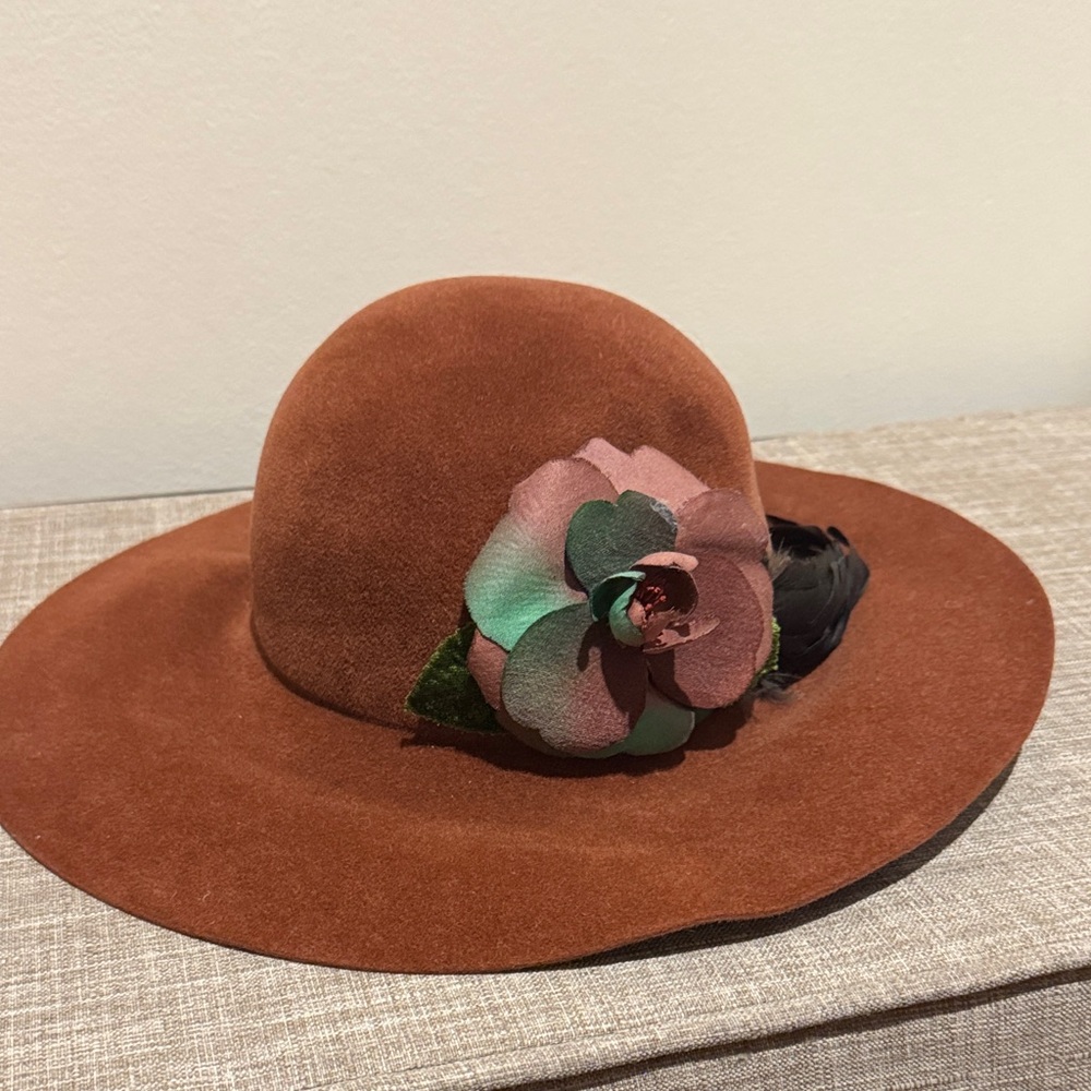 Elegant Brown Wool Hat with Floral Accent